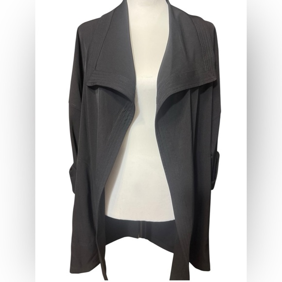 MAX STUDIO Open Front Draped Long Twill Coat in Black 🖤 Size Small
NWT - Picture 5 of 15